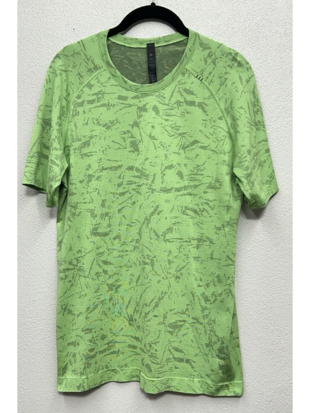 Lululemon Metal Vent Tech Short Sleeve Shirt Men’s Small Green Light Gym Run